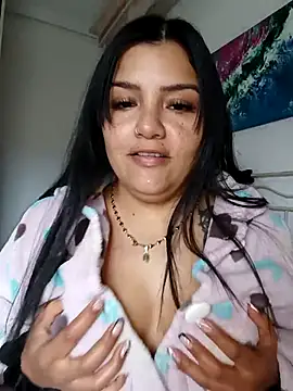 Snapshot of laura_dirtyhot chatting on 4, 12, 2025 laura dirtyhot online show from 4, 12, 2025