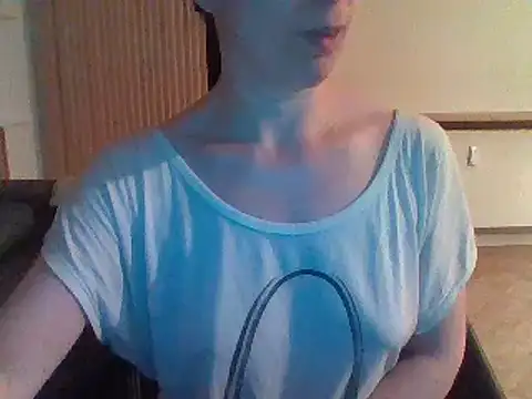 Snapshot of Moi_Lina chatting on 21, 7, 2026 Moi Lina online show from 21, 7, 2026