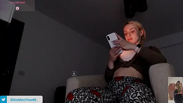 Goddess Tina online show from 27, 4, 2026