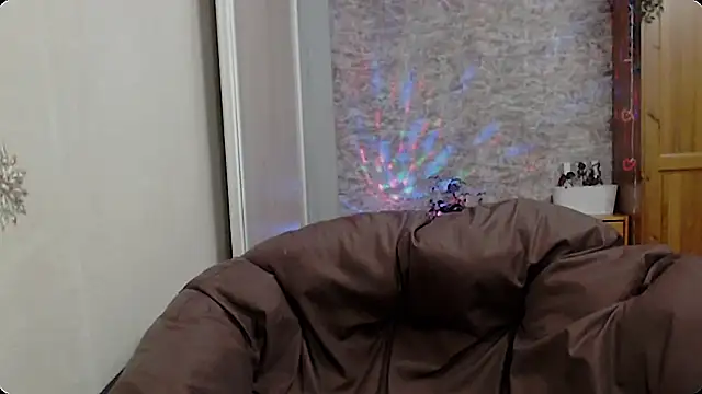 AnnieEltgant online show from 3, 2, 2026