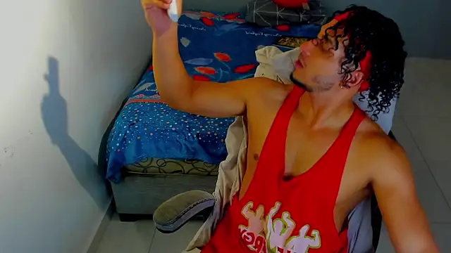 Snapshot of Kris_Khalifa69 chatting on 16, 1, 2026 Kris Khalifa69 online show from 16, 1, 2026