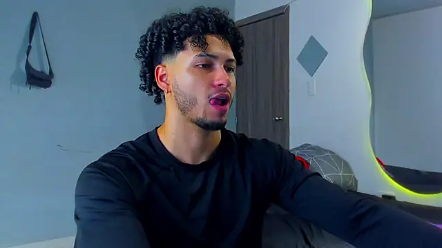 Snapshot of Kris_Khalifa69 chatting on 8, 2, 2026 Kris Khalifa69 online show from 8, 2, 2026