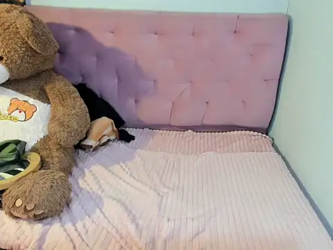 GiannaGoddes online show from 15, 11, 2025