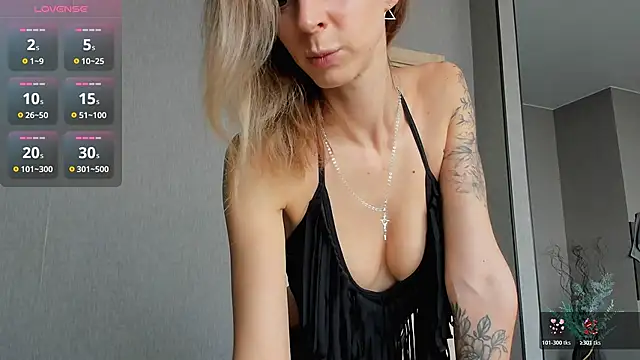 Snapshot of XValkyrieX chatting on 22, 11, 2025 XValkyrieX online show from 22, 11, 2025