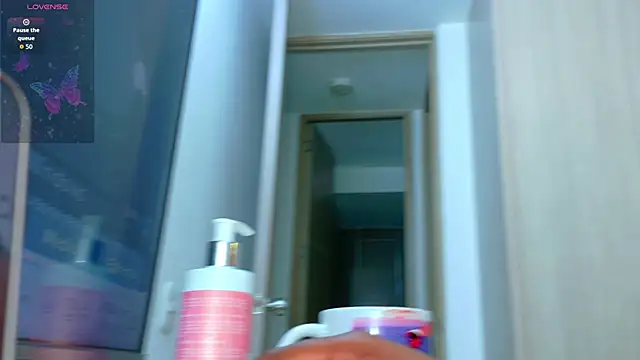 hornyhousekeeper  online show from 25, 3, 2026