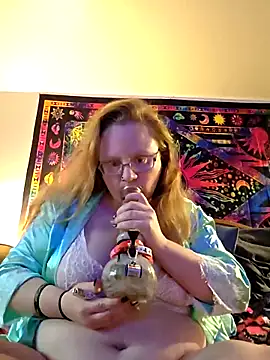 Snapshot of UpSetRedHead0018 chatting on 13, 10, 2025 UpSetRedHead0018 online show from 13, 10, 2025