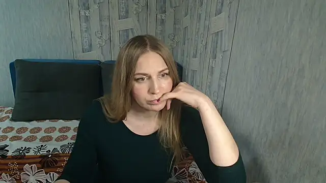 Pilly green  online show from 8, 11, 2025