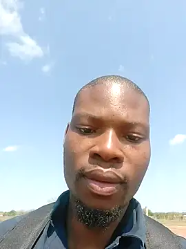 Snapshot of Malibongwe17 chatting on 5, 10, 2025 Malibongwe17 online show from 5, 10, 2025