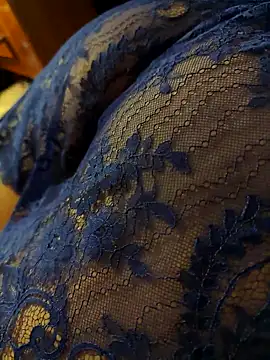 LovlyAnnie online show from 17, 12, 2025