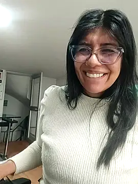 aisha latina online show from 16, 4, 2026