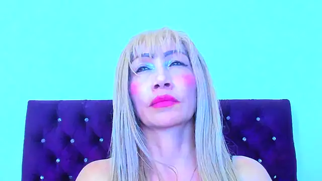 Snapshot of almabeckelt chatting on 11, 10, 2025 almabeckelt online show from 11, 10, 2025