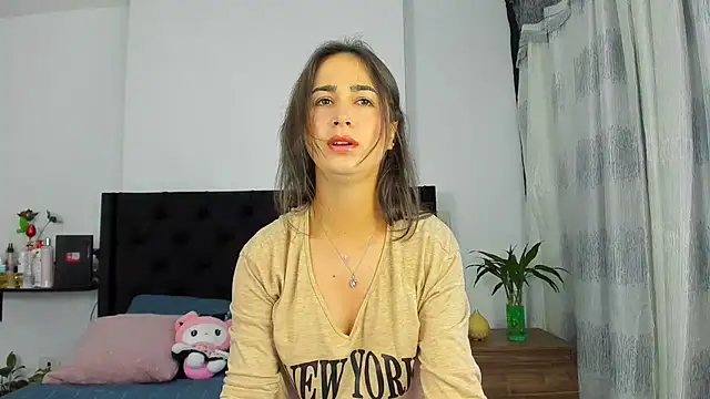 Snapshot of AndreaStivens chatting on 5, 10, 2025 AndreaStivens online show from 5, 10, 2025