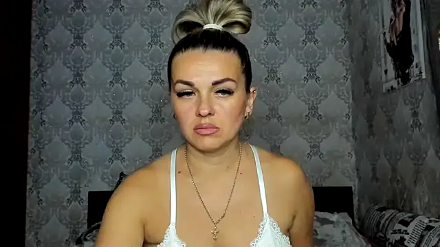 Snapshot of NicoletMoore chatting on 25, 9, 2025 NicoletMoore online show from 25, 9, 2025