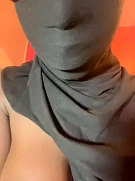 Snapshot of Bella_Binta chatting on 28, 10, 2025 Bella Binta online show from 28, 10, 2025