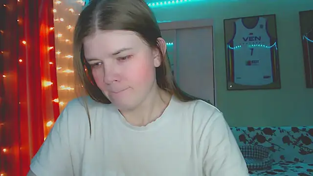 Snapshot of Klementa chatting on 6, 11, 2025 Klementa online show from 6, 11, 2025