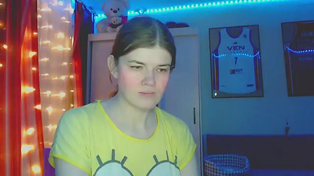 Snapshot of Klementa chatting on 23, 11, 2025 Klementa online show from 23, 11, 2025