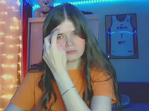 Snapshot of Klementa chatting on 3, 12, 2025 Klementa online show from 3, 12, 2025