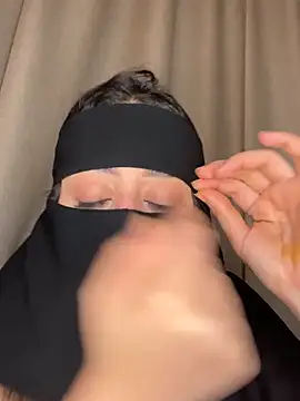 Snapshot of arabiaAna chatting on 21, 12, 2025 arabiaAna online show from 21, 12, 2025