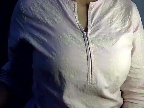 Snapshot of SiaraSiyA chatting on 9, 4, 2026 SiaraSiyA online show from 9, 4, 2026