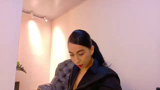Snapshot of niky_smit chatting on 13, 10, 2025 niky smit online show from 13, 10, 2025