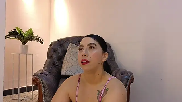 Snapshot of niky_smit chatting on 24, 11, 2025 niky smit online show from 24, 11, 2025