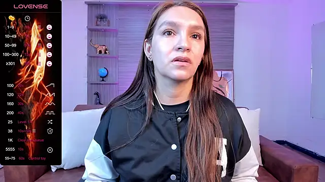 miataylorr1 online show from 28, 1, 2025