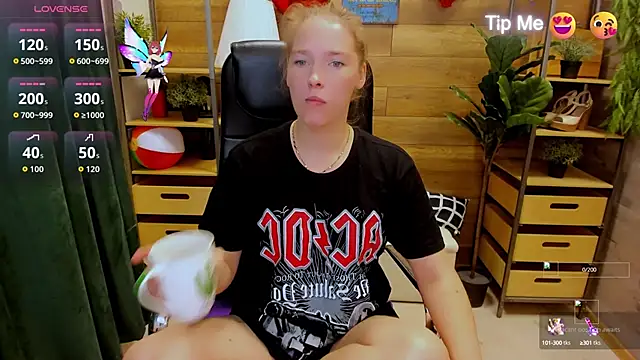  fiona Love online show from 3, 10, 2025