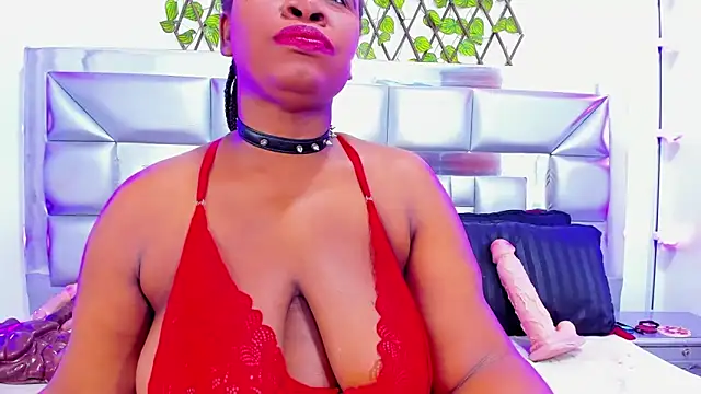 Snapshot of SweeT_Ebonyyx chatting on 12, 10, 2025 SweeT Ebonyyx online show from 12, 10, 2025
