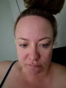 julimonroe online show from 27, 3, 2026