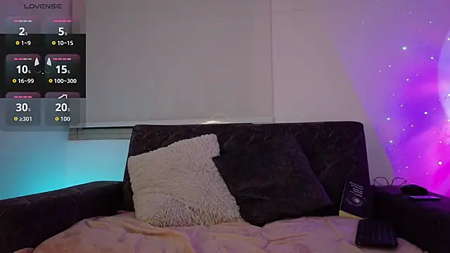 Snapshot of Lia_Tinez chatting on 29, 10, 2025 Lia Tinez online show from 29, 10, 2025