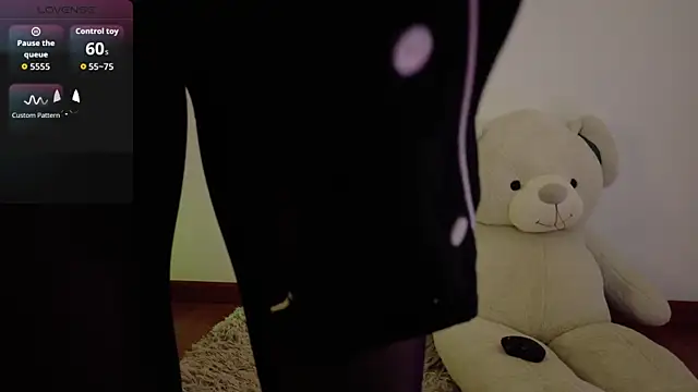 Snapshot of Lia_Tinez chatting on 3, 11, 2025 Lia Tinez online show from 3, 11, 2025