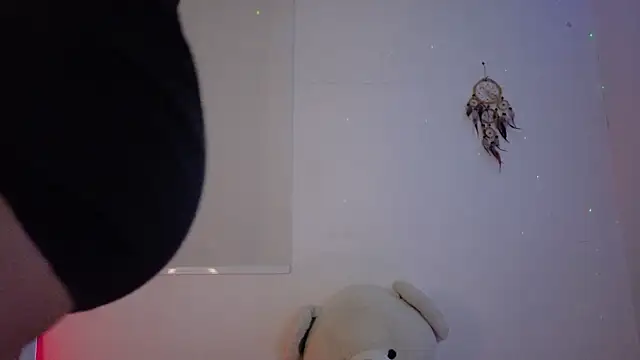 Snapshot of Lia_Tinez chatting on 4, 11, 2025 Lia Tinez online show from 4, 11, 2025