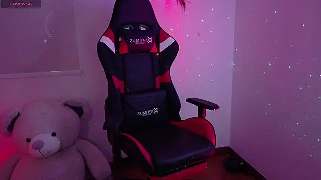 Snapshot of Lia_Tinez chatting on 24, 11, 2025 Lia Tinez online show from 24, 11, 2025