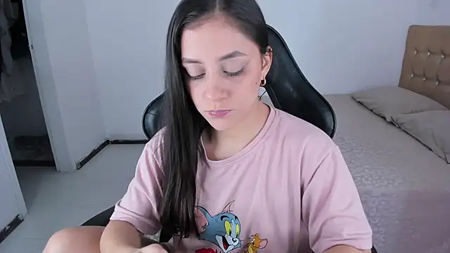 EmmaGrace1999 online show from 23, 10, 2025