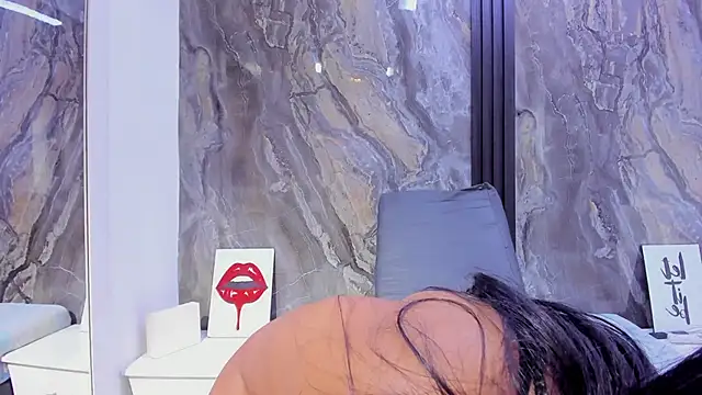 Snapshot of HellenJohansson chatting on 14, 11, 2025 HellenJohansson online show from 14, 11, 2025