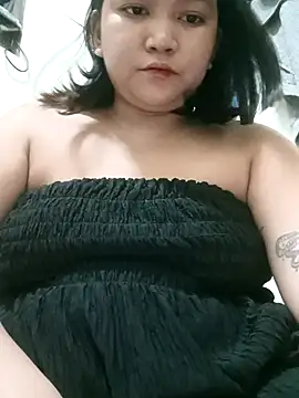 milkytitsmom4u online show from 4, 12, 2025