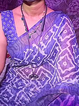 Snapshot of XBHUUME chatting on 8, 10, 2025 XBHUUME online show from 8, 10, 2025