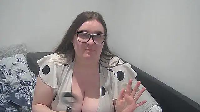 Rebecca Summer online show from 14, 1, 2025