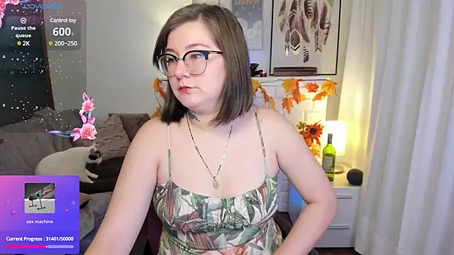 Snapshot of HunnyyLove chatting on 4, 3, 2025 HunnyyLove online show from 4, 3, 2025