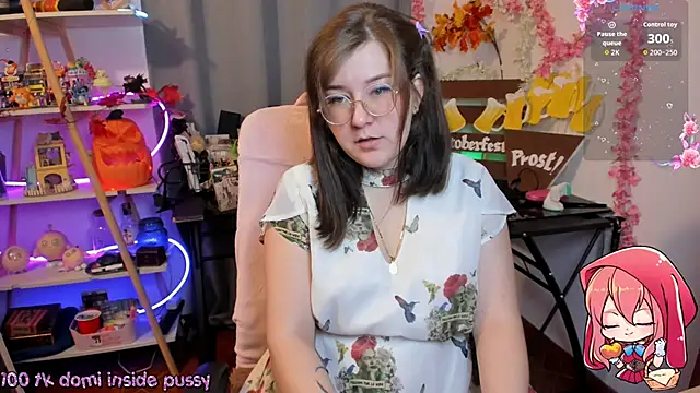 Snapshot of HunnyyLove chatting on 26, 9, 2025 HunnyyLove online show from 26, 9, 2025