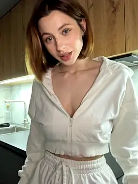 Camilla Railian online show from 16, 9, 2025