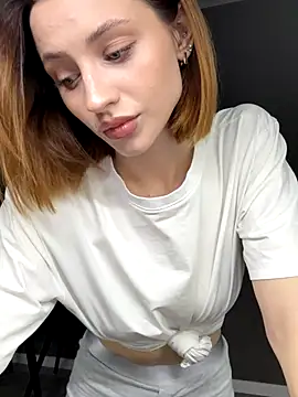 Camilla Railian online show from 21, 9, 2025