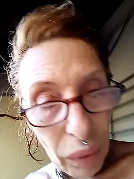 Snapshot of FrozenWaffle chatting on 8, 2, 2025 FrozenWaffle online show from 8, 2, 2025