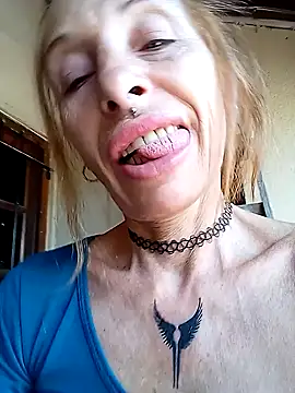 Snapshot of FrozenWaffle chatting on 15, 2, 2025 FrozenWaffle online show from 15, 2, 2025