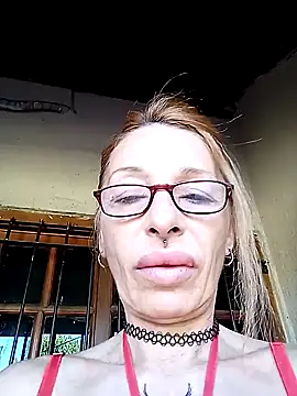 Snapshot of FrozenWaffle chatting on 17, 2, 2025 FrozenWaffle online show from 17, 2, 2025