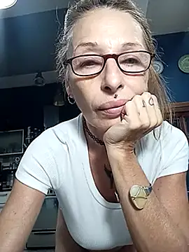 Snapshot of FrozenWaffle chatting on 2, 3, 2025 FrozenWaffle online show from 2, 3, 2025