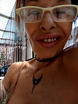 Snapshot of FrozenWaffle chatting on 16, 12, 2025 FrozenWaffle online show from 16, 12, 2025