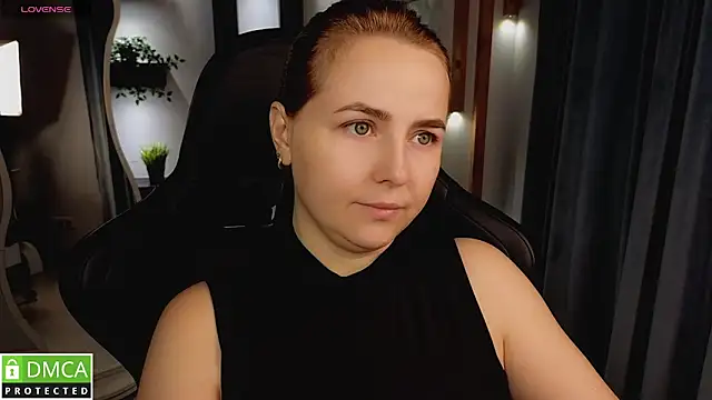 Snapshot of Mira_Mermayd chatting on 8, 10, 2025 Mira Mermayd online show from 8, 10, 2025