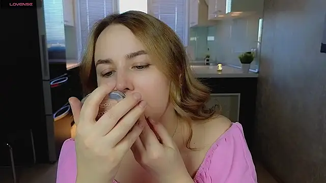 Snapshot of Mira_Mermayd chatting on 5, 2, 2026 Mira Mermayd online show from 5, 2, 2026