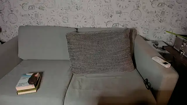 Snapshot of LondonBadGirl chatting on 15, 12, 2025 LondonBadGirl online show from 15, 12, 2025